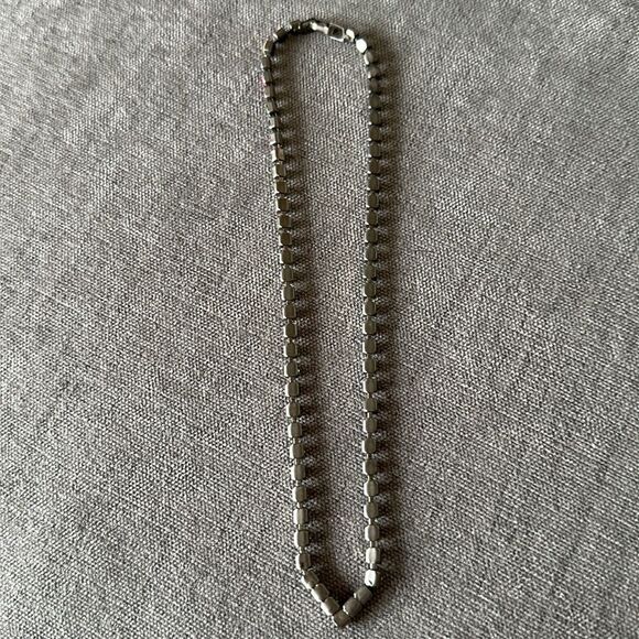 Rare Vintage Multi Colored Pastel Rainbow Crystal V Necklace! - Picture 9 of 10